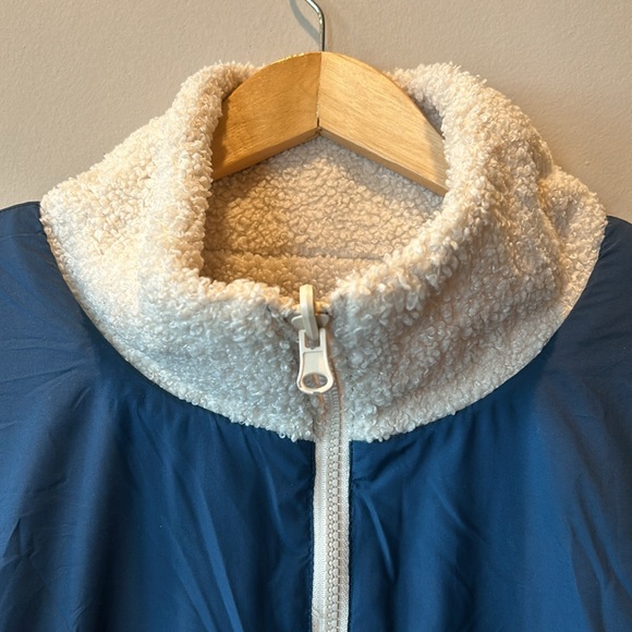 FABLETICS reversible blue and cream Sherpa jacket size Large - Picture 5 of 10